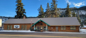 Chinook Cabins & RV Park